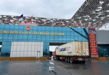 Hải quan Móng Cái đề xuất thúc đẩy thương mại qua cửa khẩu, lối mở